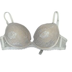 La Perla .  White Bra with Padded Cups and Adjustable Straps